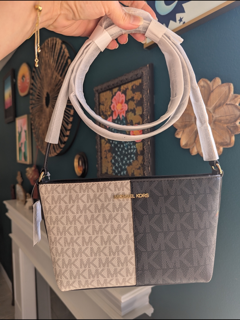Michael Kors Jet Set Travel Two-Tone Signature Crossbody - Beige & Black